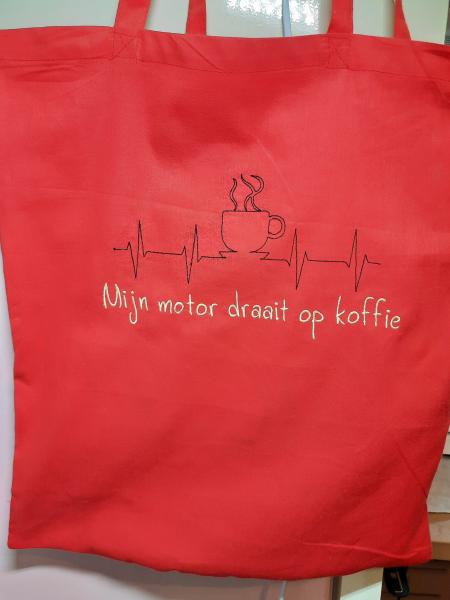 Stickdatei EKG-Linie Tasse